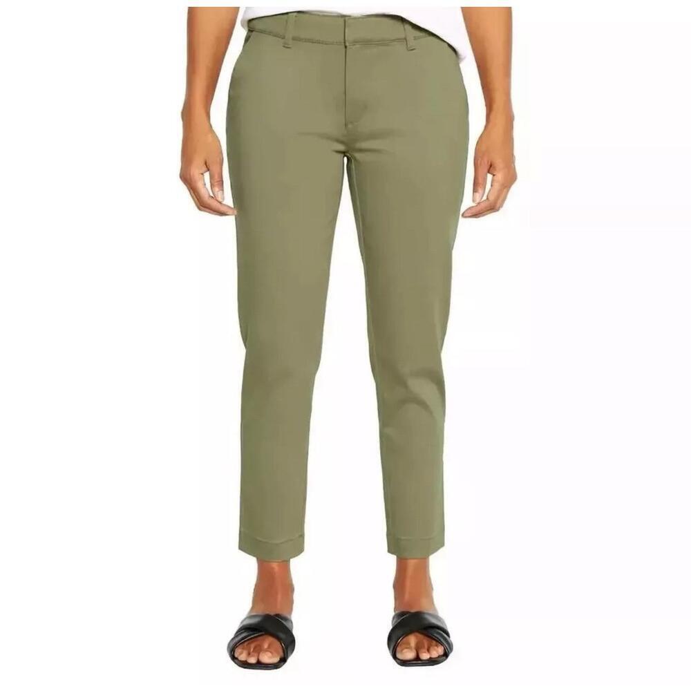 Banana Republic Cropped Chino Pant, Green Size 10.   AP